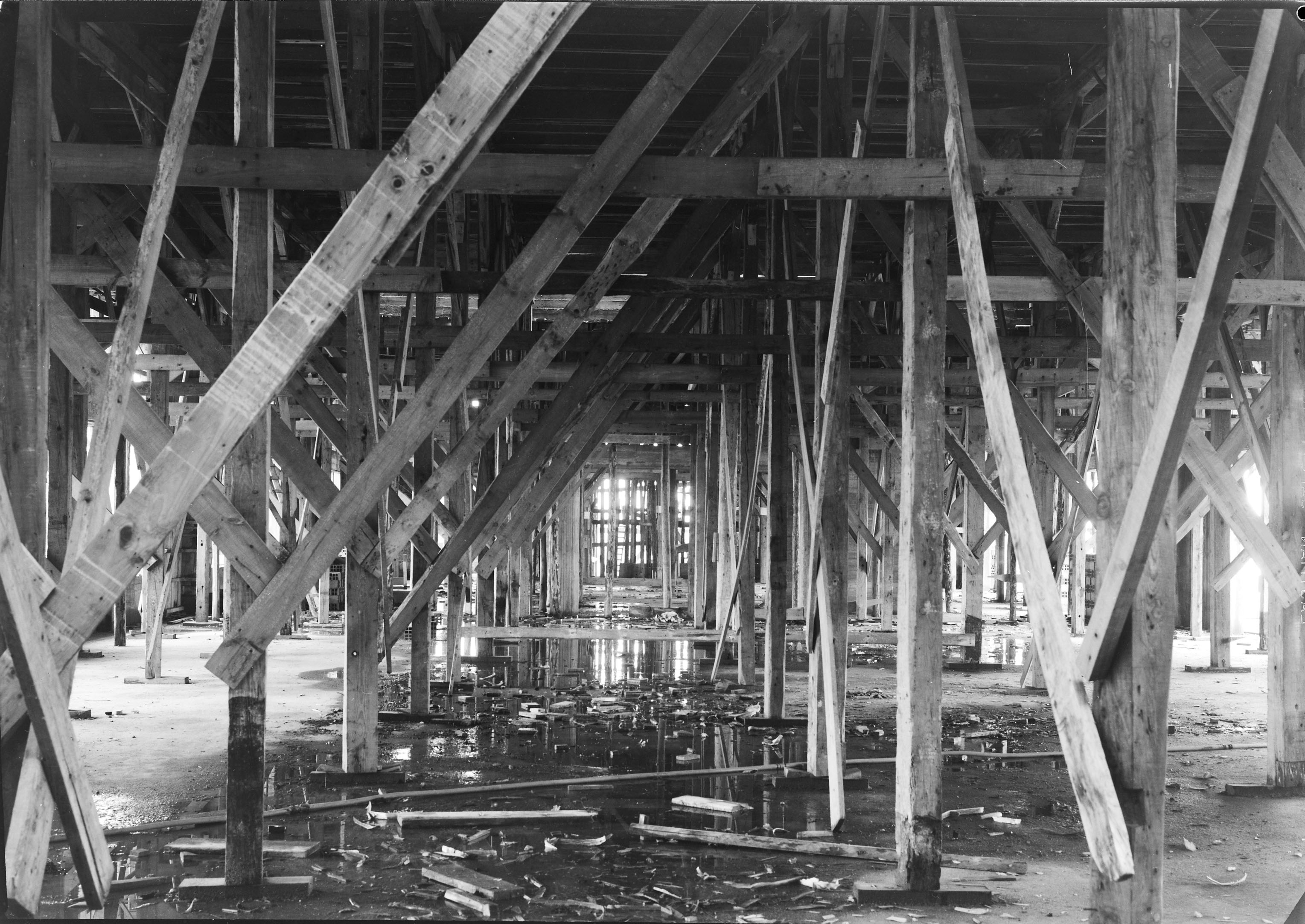 Fotografias de Arquivo da Construção das Gares. Fotógrafo: Mário Novais (1899-1967). Data: 1940-1943. Estúdio Mário Novais/Biblioteca de Arte e Arquivos da Fundação Calouste Gulbenkian