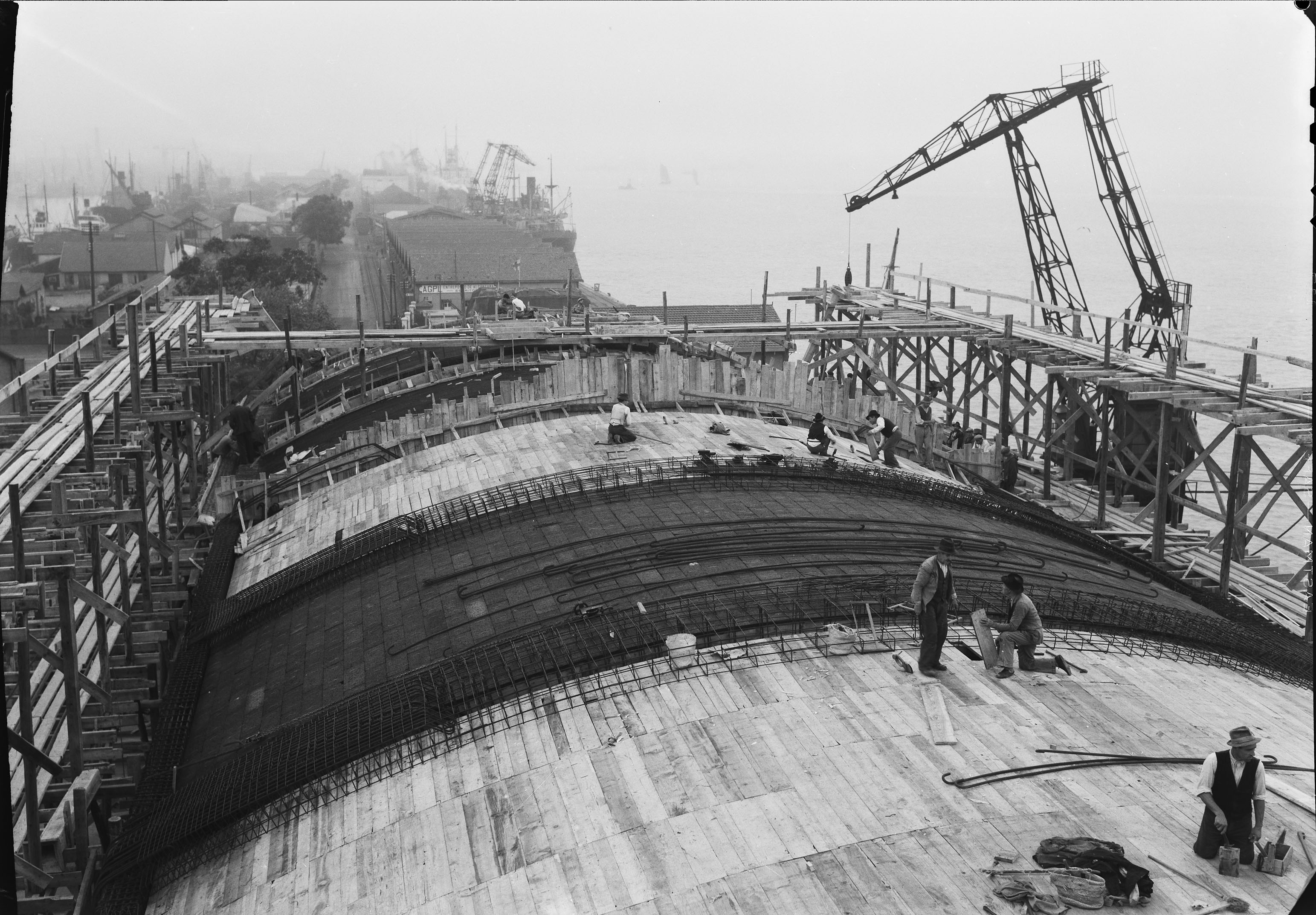 Fotografias de Arquivo da Construção das Gares. Fotógrafo: Mário Novais (1899-1967). Data: 1940-1943. Estúdio Mário Novais/Biblioteca de Arte e Arquivos da Fundação Calouste Gulbenkian