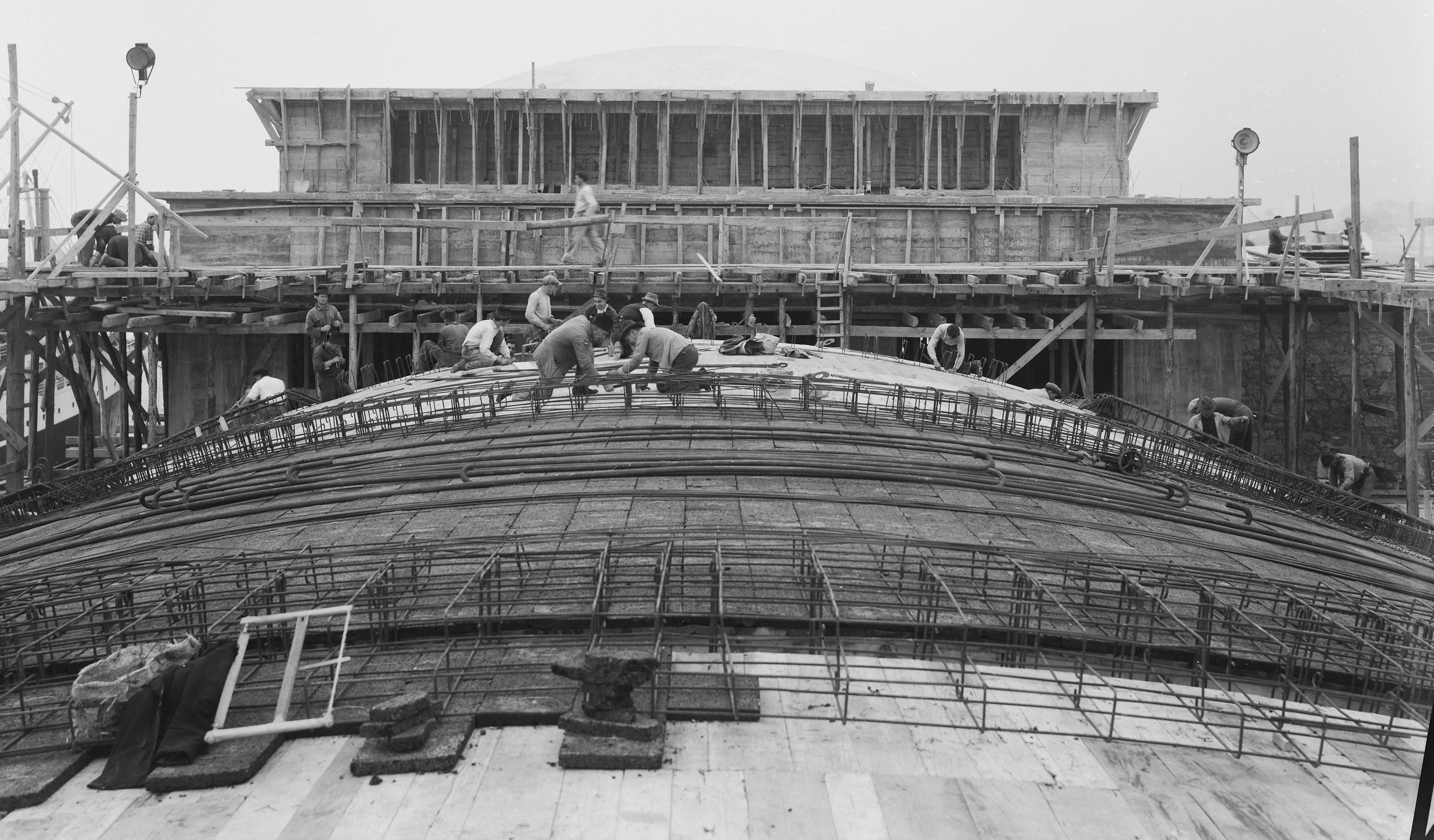 Fotografia de Arquivo da Construção das Gares. Fotógrafo: Mário Novais (1899-1967). Data: 1940-1943.© Estúdio Mário Novais/Biblioteca de Arte da Fundação Calouste Gulbenkian
