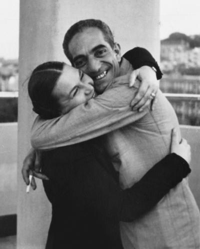 Casamento com Sarah Affonso, 31 de Março de 1934 (fotografia tirada no então Hotel Vitória, na Avenida da Liberdade, do arquitecto Cassiano Branco)